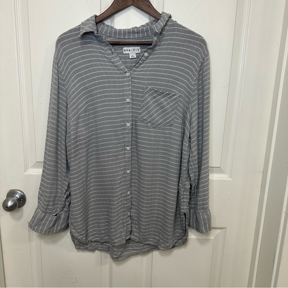 Ava & Viv Gray Striped Button-Up Shirt